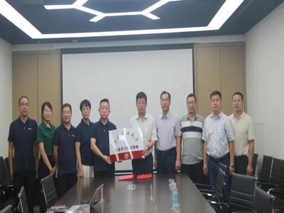 河北農業大學植物保護學院領導一行來公司交流座談，并簽訂校企合作協議